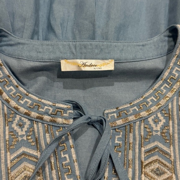 NWOT Andree by Unit Baby Blue Aztec Embroidered Babydoll Peasant Blouse Size S/M - Picture 8 of 10